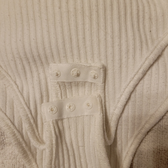 SHEIN WHITE BODYSUIT SMALL - Picture 3 of 5